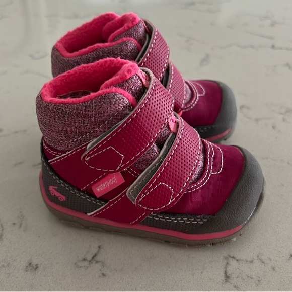See Kai Run size 4 winter boots - Picture 1 of 5